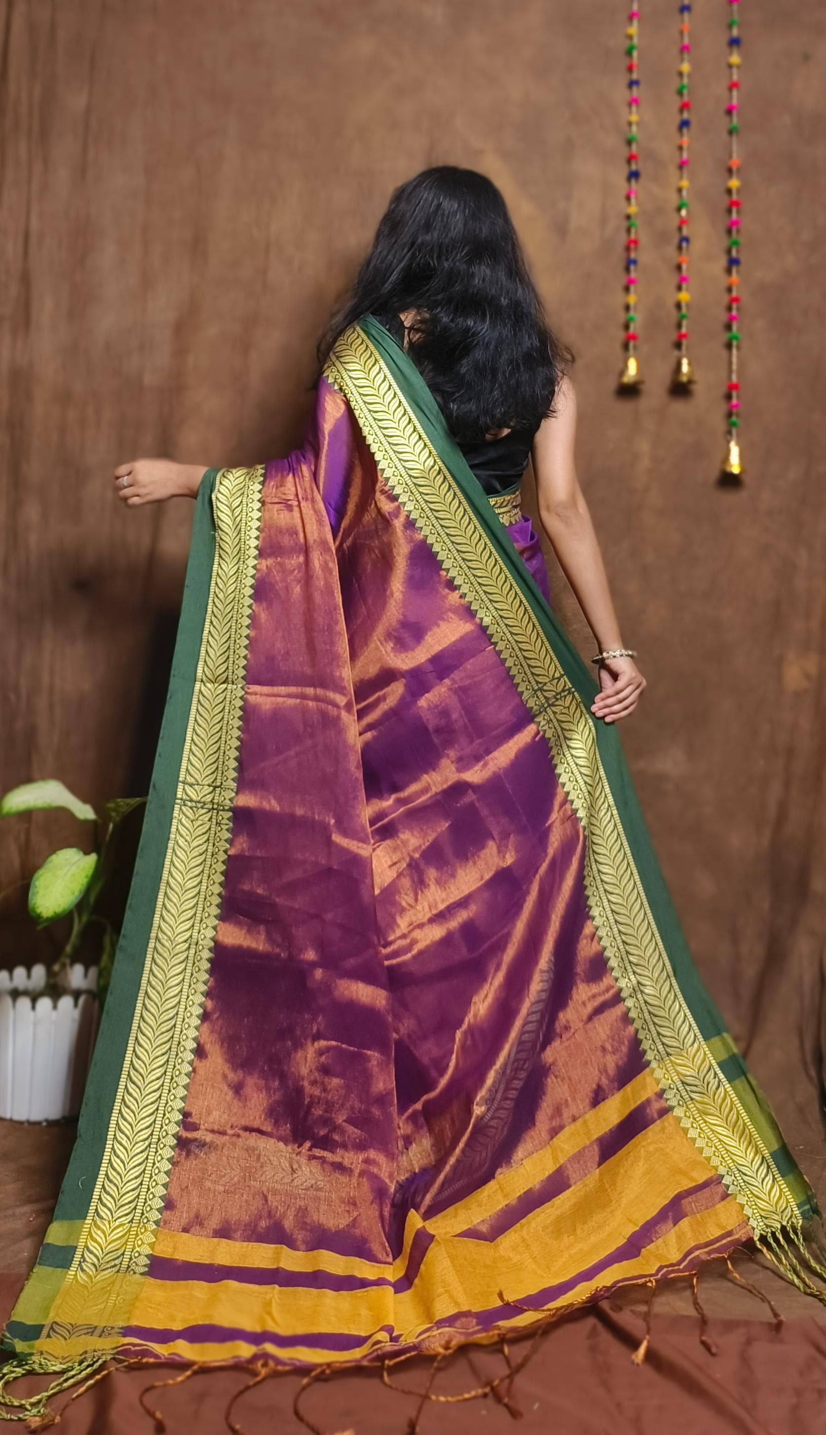 Handloom Tissu Khadi Noksa Border Saree
