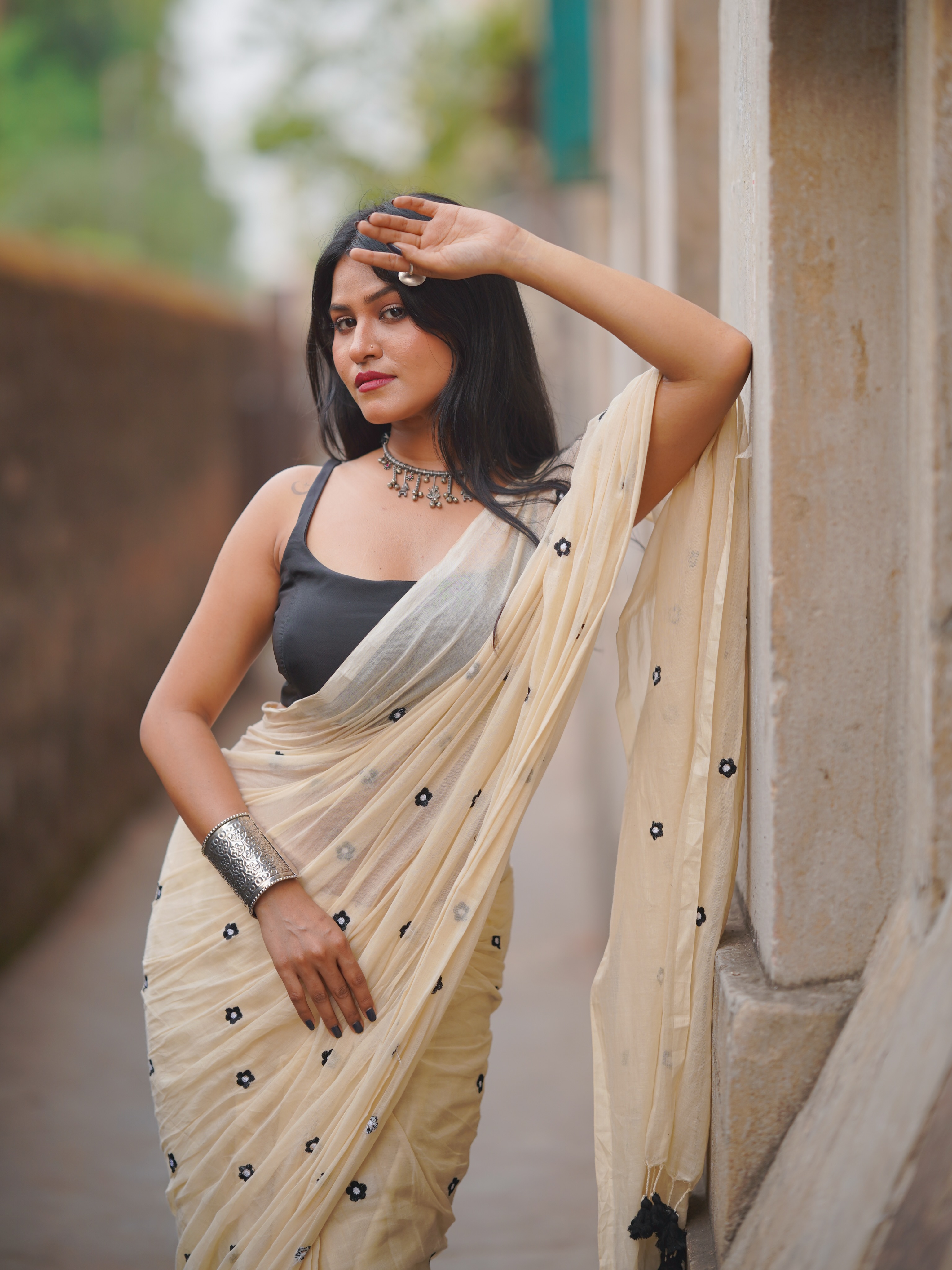 Ivory Bloom Mull Cotton Buti Saree