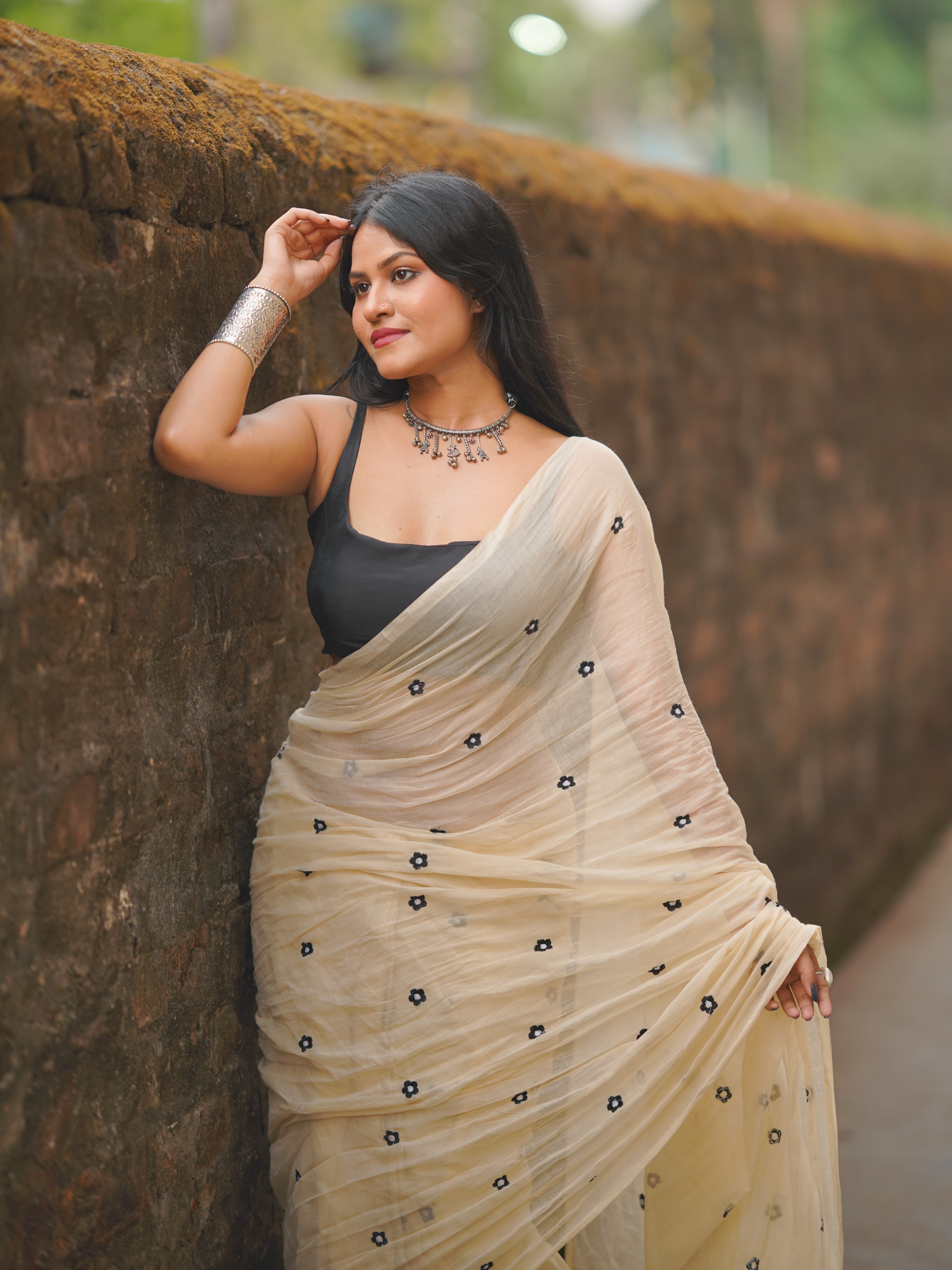 Ivory Bloom Mull Cotton Buti Saree