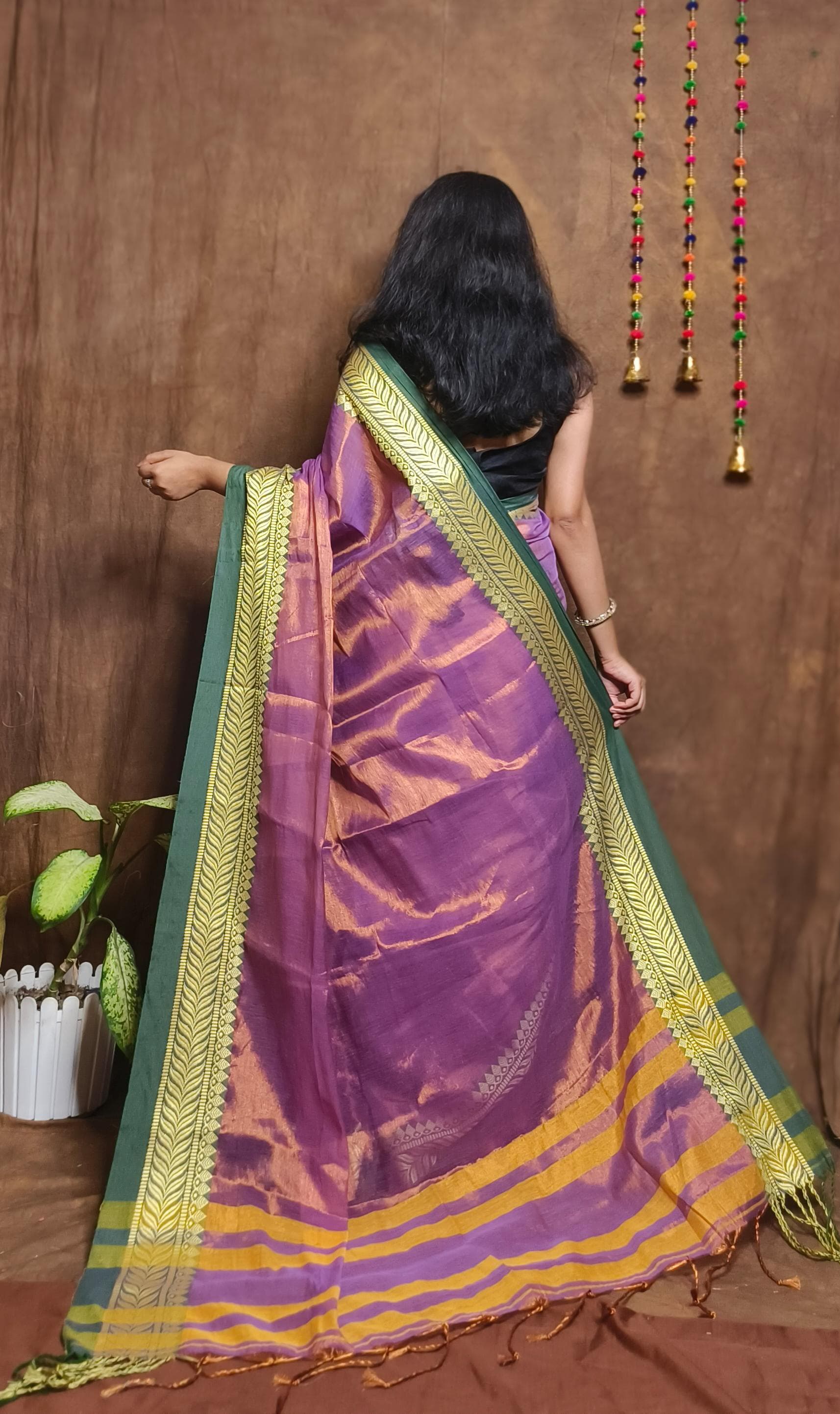 Handloom Tissu Khadi Noksa Border Saree