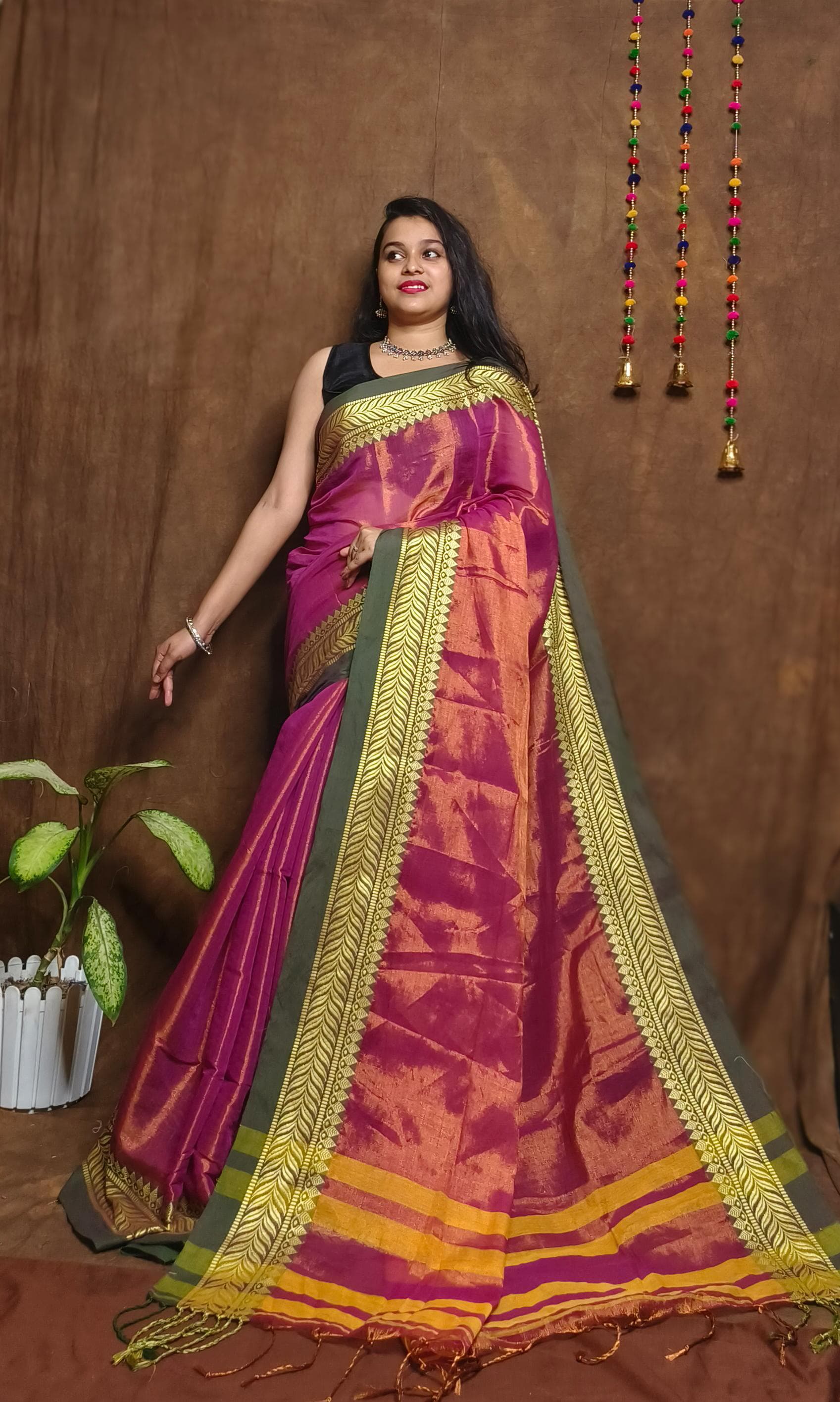 Handloom Tissu Khadi Noksa Border Saree