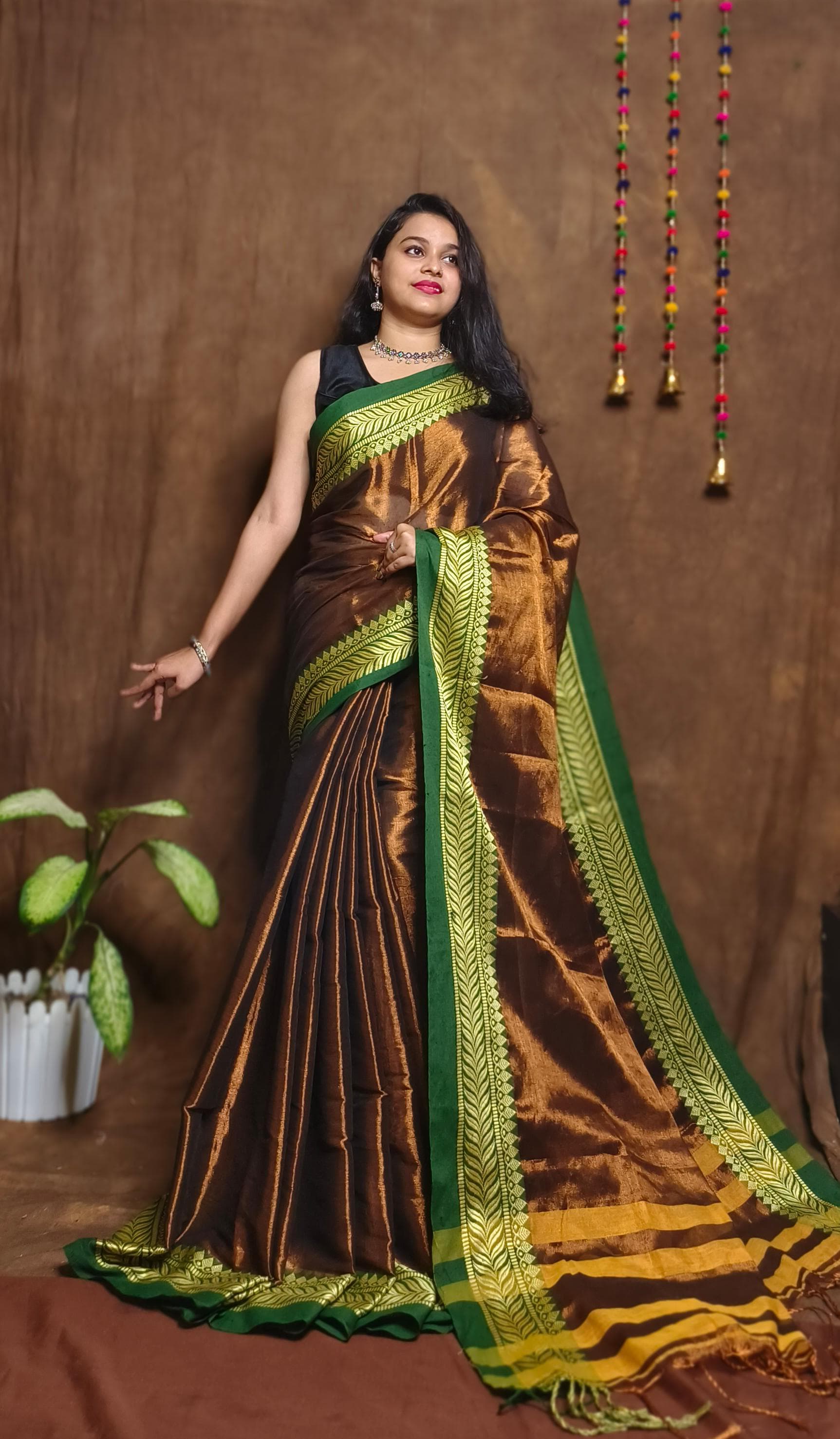 Handloom Tissu Khadi Noksa Border Saree
